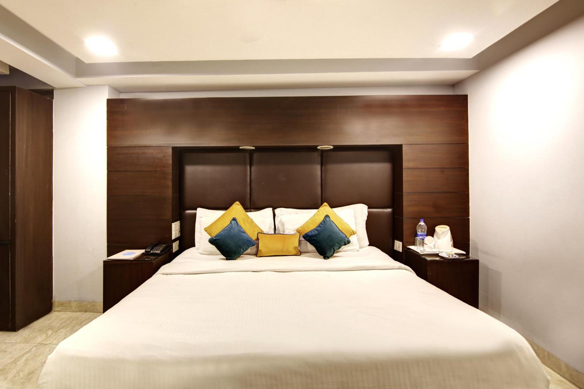 ดฮเทล บีบี พาเลซ Hotel เดลี ภายนอก รูปภาพ